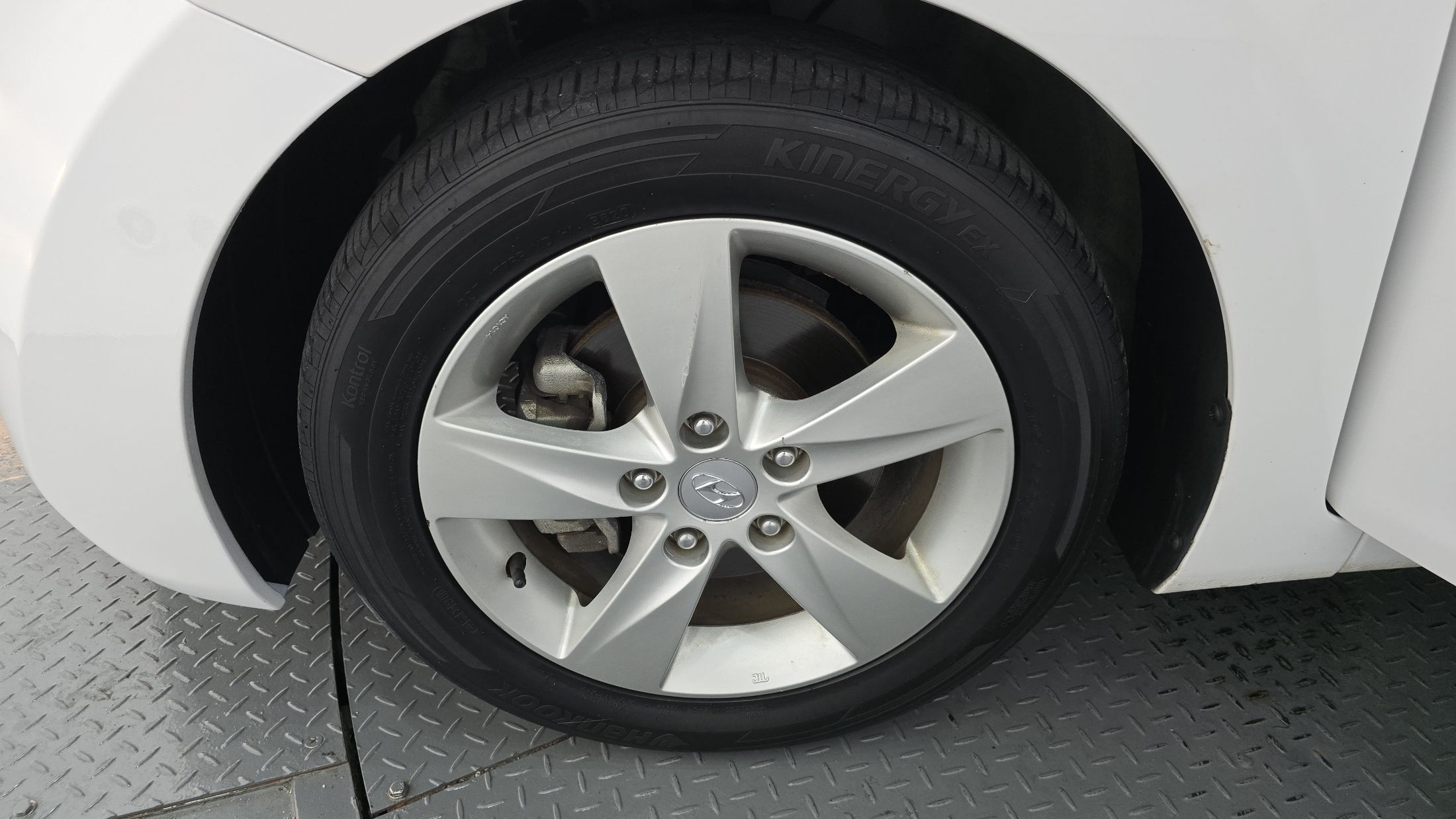 HYUNDAI AVANTE MD 2013