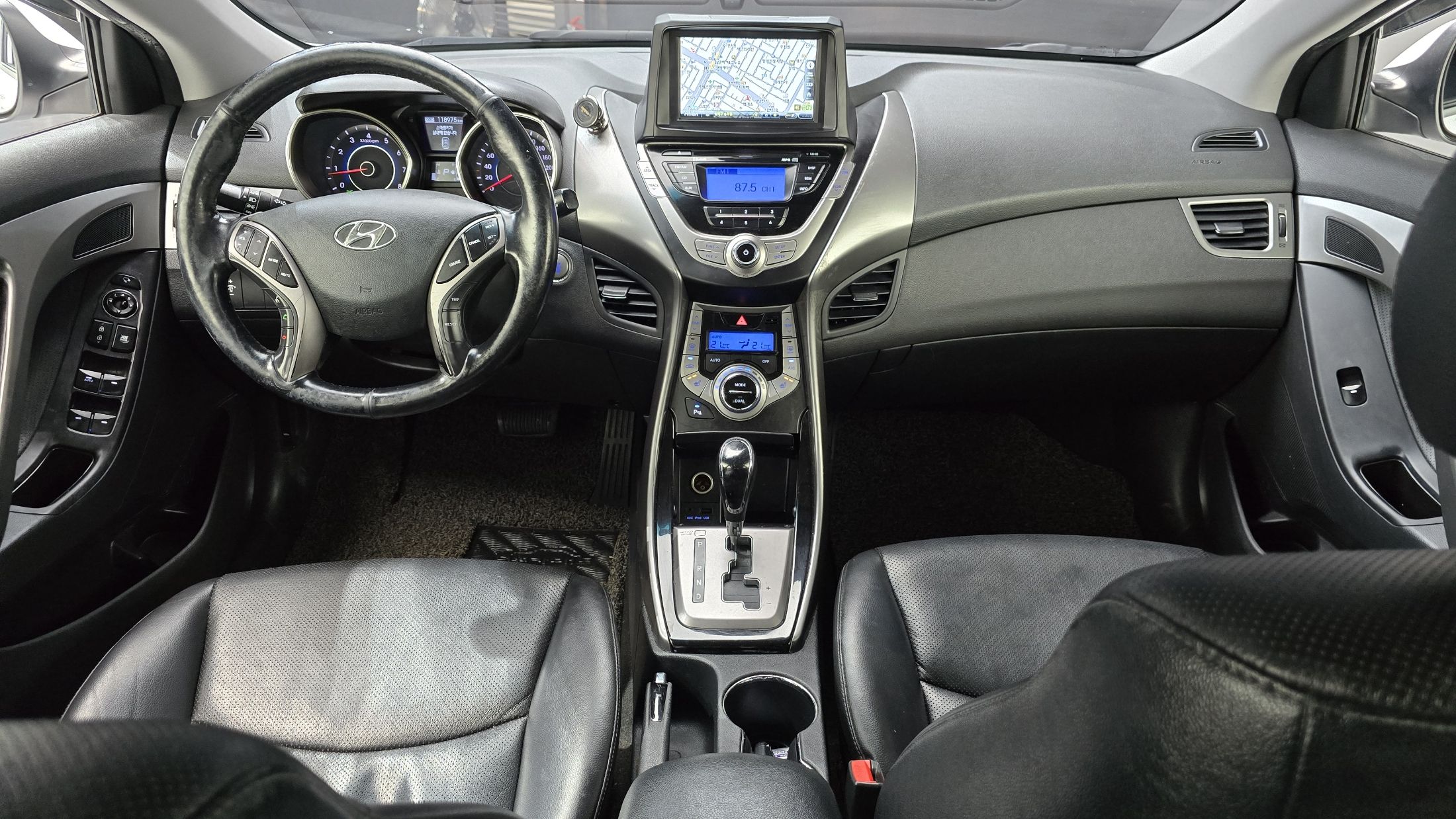 HYUNDAI AVANTE MD 2013