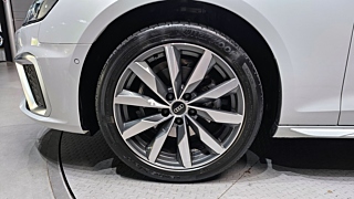 AUDI A4 B9 2023