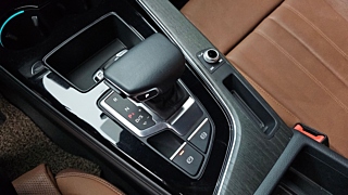 AUDI A4 B9 2023