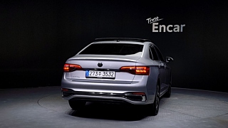 VOLKSWAGEN JETTA 2024
