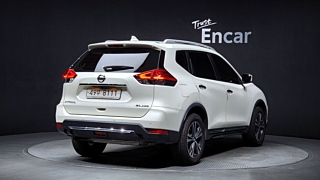 NISSAN X-TRAIL 2018