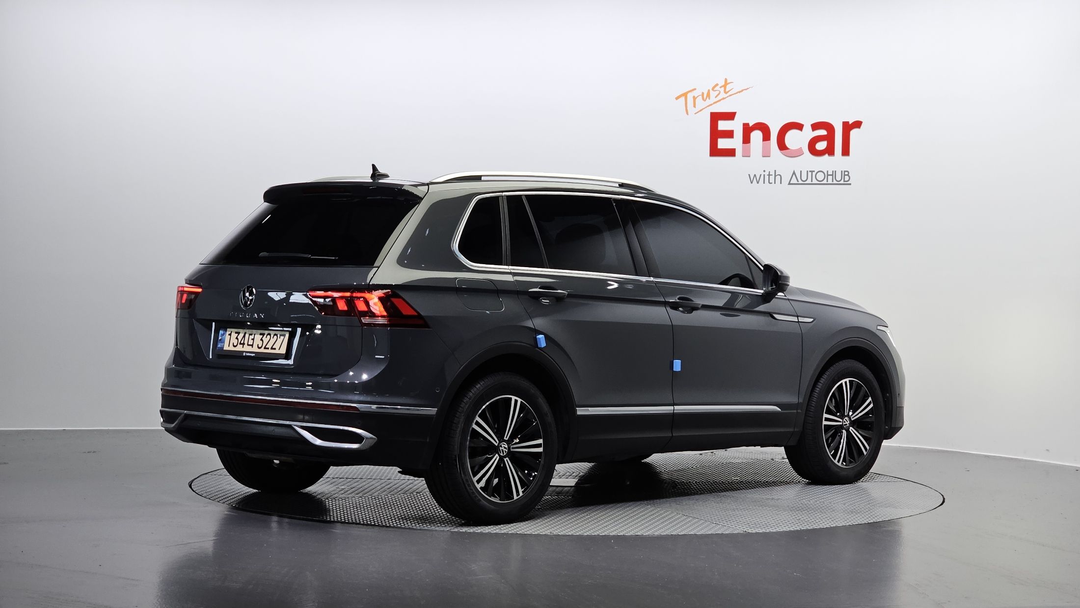 VOLKSWAGEN TIGUAN 2021