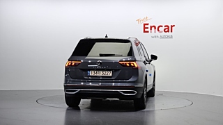 VOLKSWAGEN TIGUAN 2021