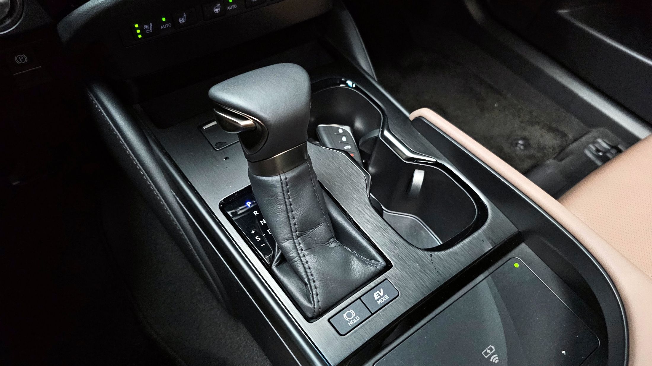 LEXUS ES300H 2024