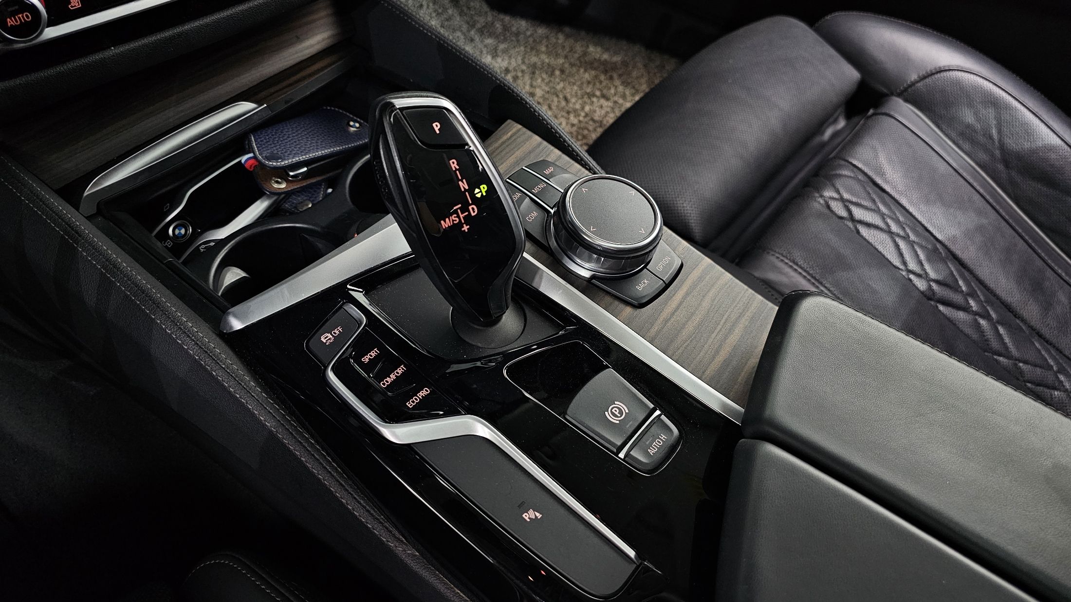 BMW 5-SERIES G30 2018