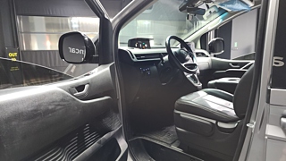 HYUNDAI STARIA 2023