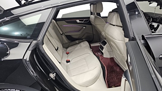AUDI A7 4K 2021
