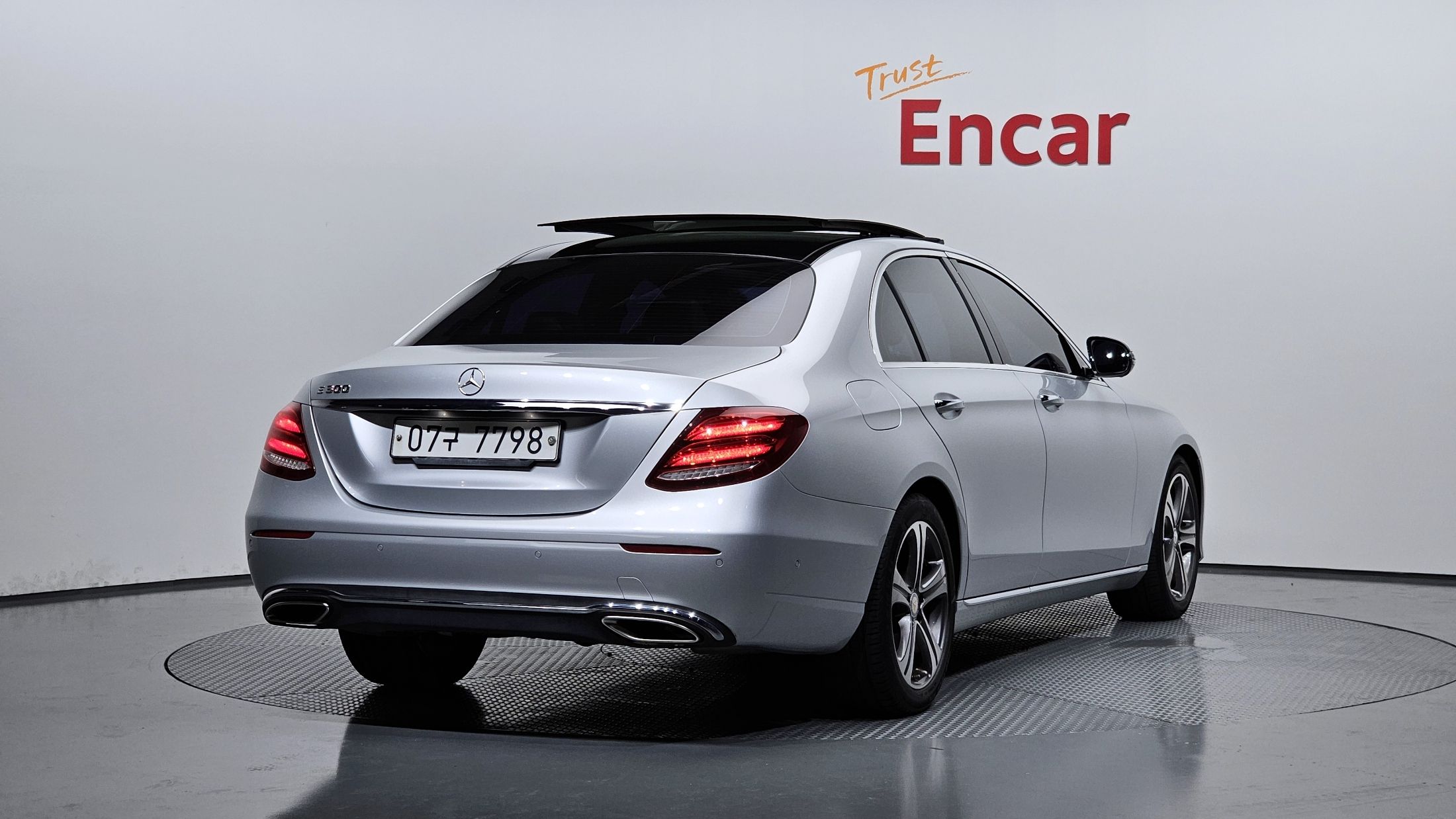 MERCEDES BENZ E-CLASS W213 2017