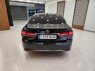 LEXUS LS500H 2025