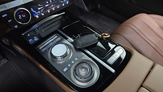 GENESIS G80 RG3 2023
