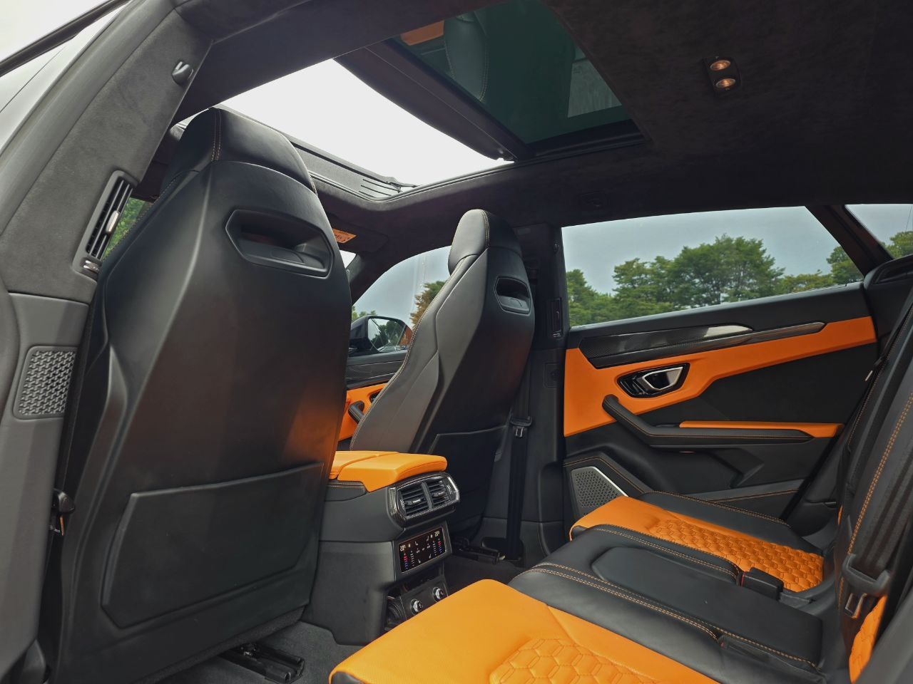 LAMBORGHINI URUS 2021