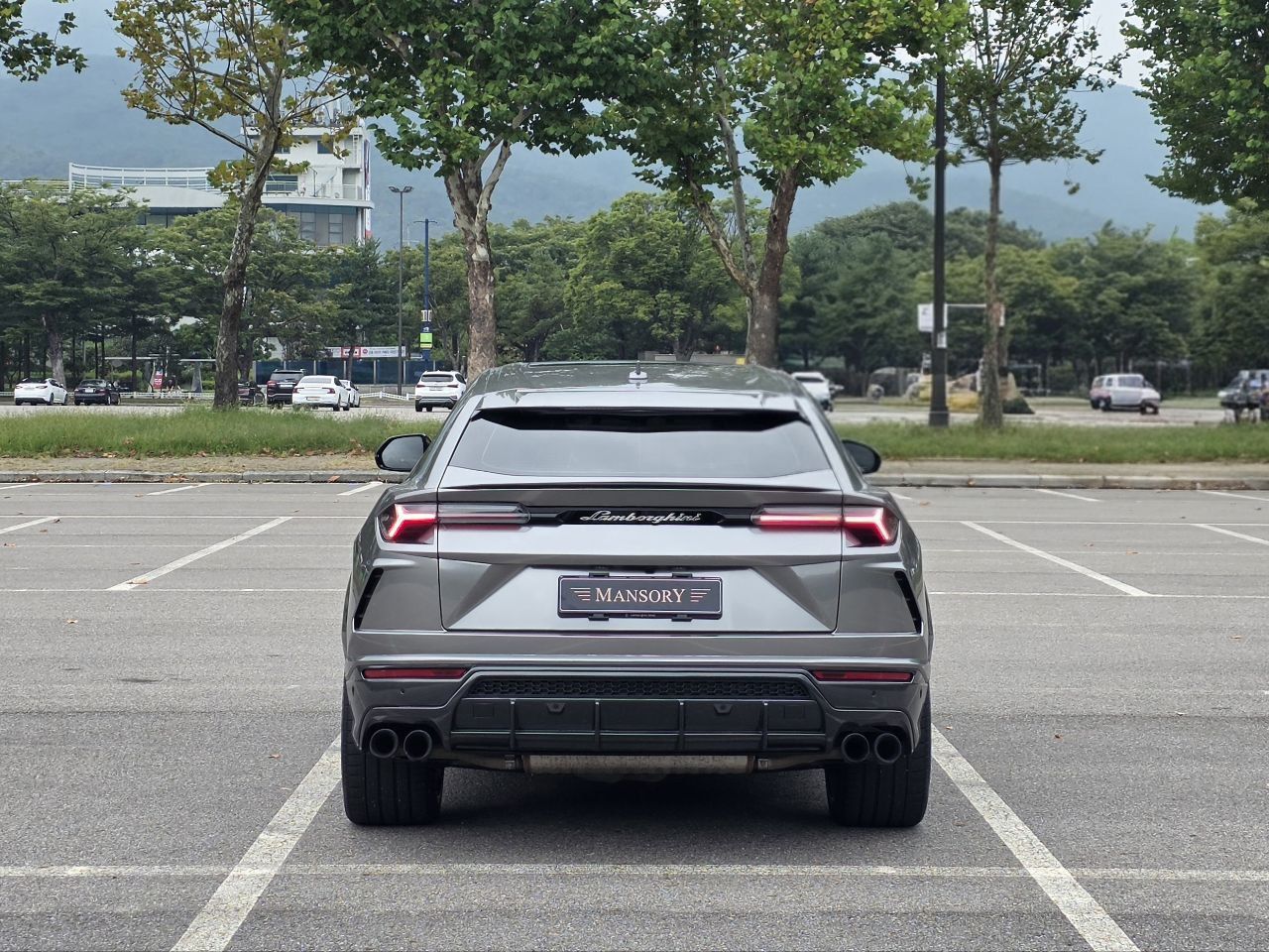 LAMBORGHINI URUS 2021