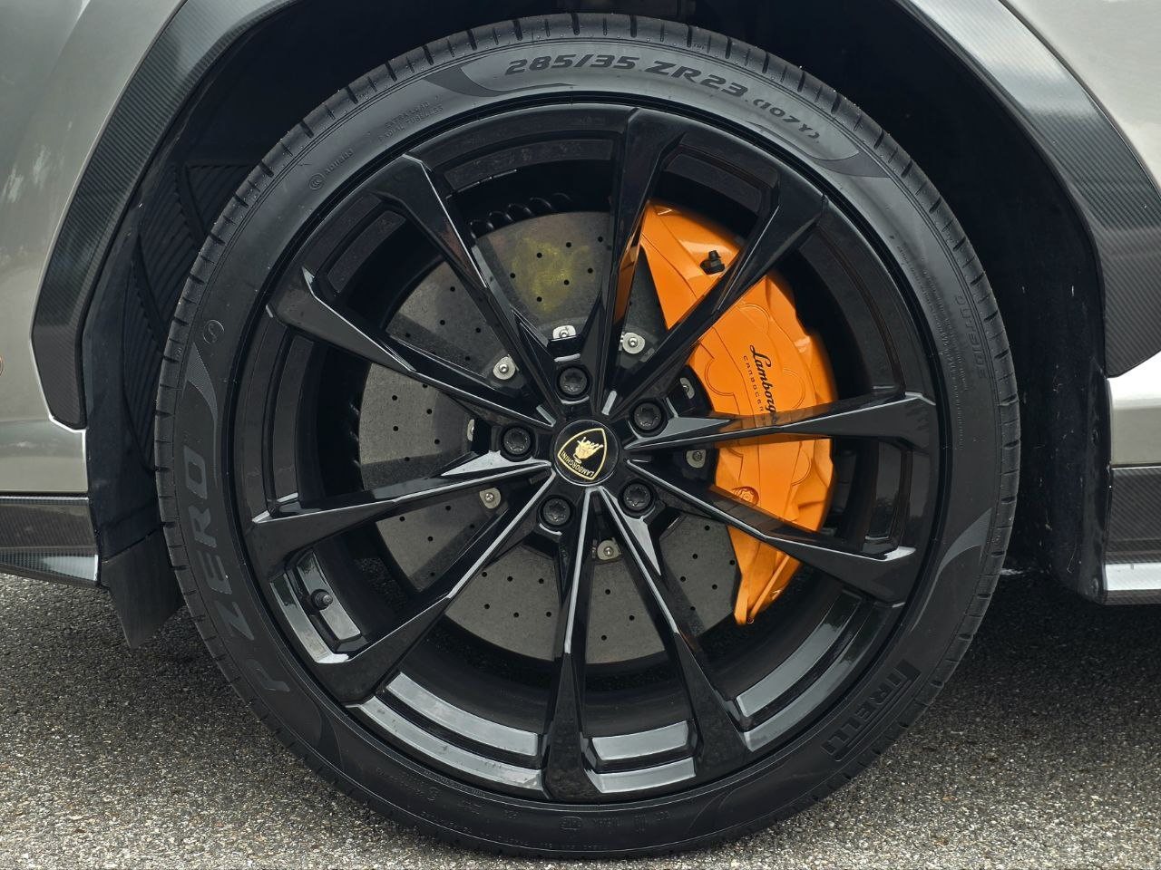 LAMBORGHINI URUS 2021