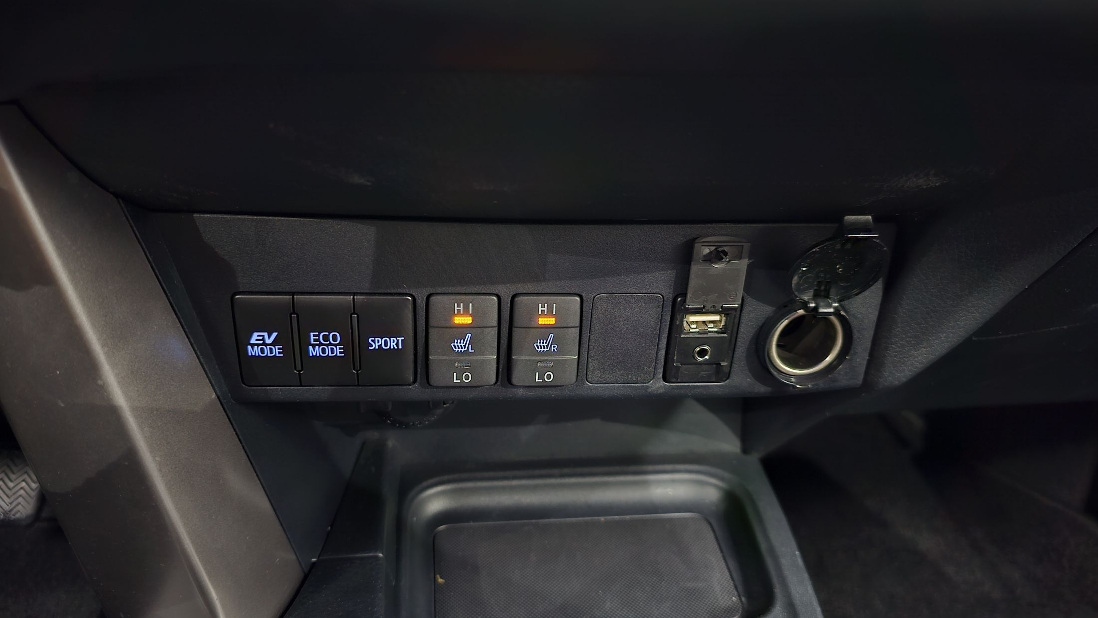 TOYOTA RAV4 2016