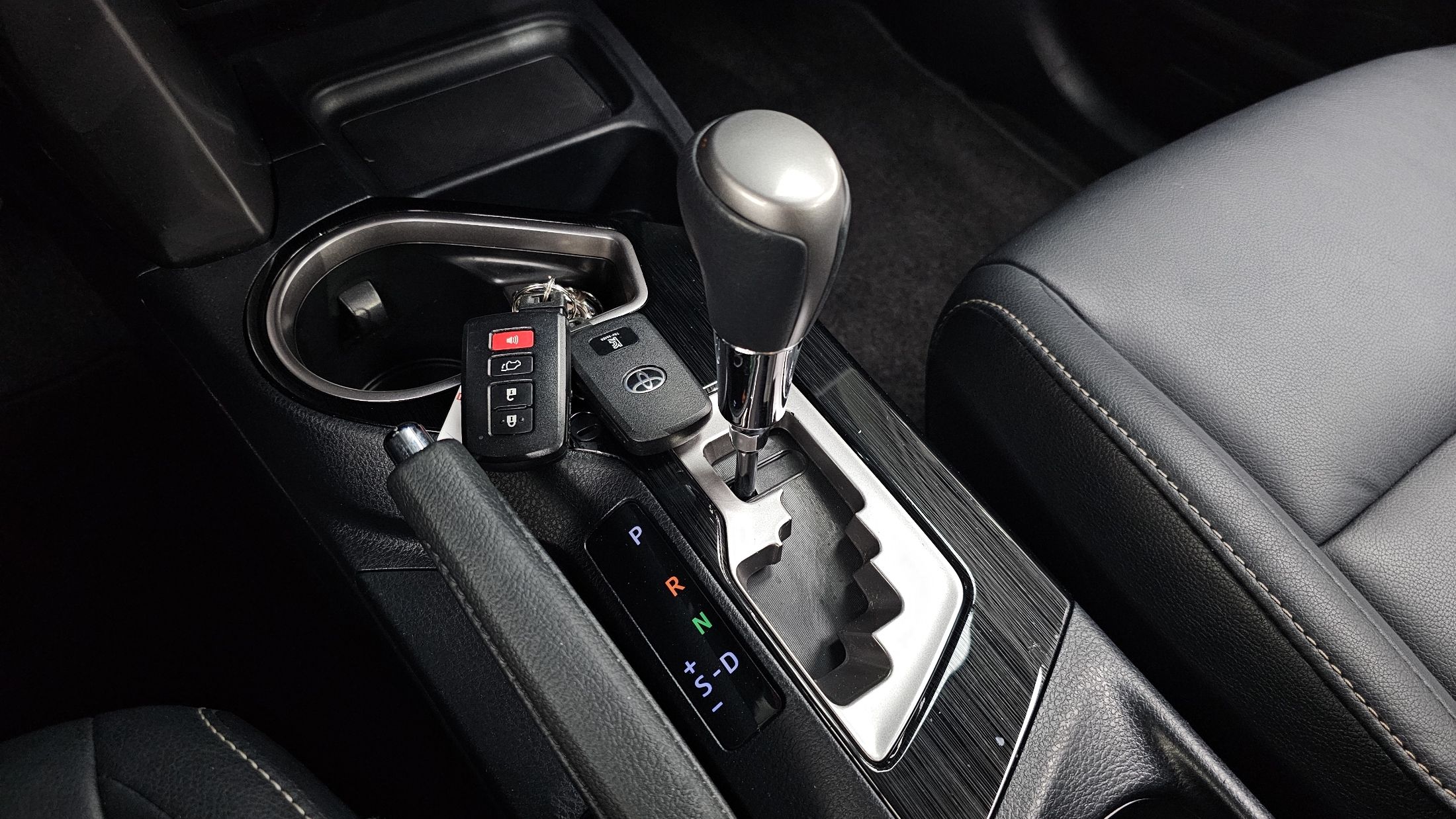 TOYOTA RAV4 2016