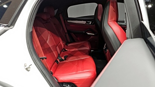 PORSCHE CAYENNE PO536 2023