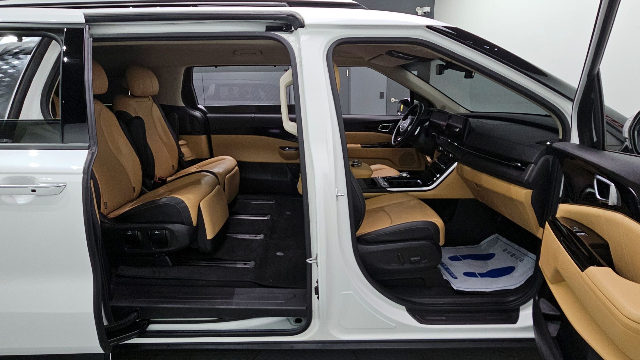 KIA CARNIVAL 2020