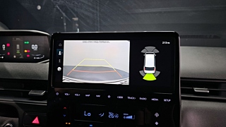 HYUNDAI STARIA 2025