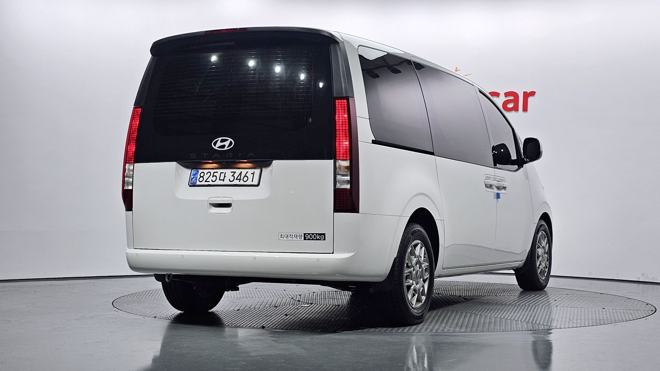HYUNDAI STARIA 2025
