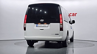 HYUNDAI STARIA 2025