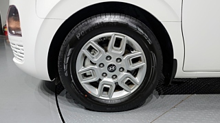 HYUNDAI STARIA 2025