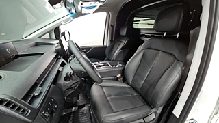 HYUNDAI STARIA 2025