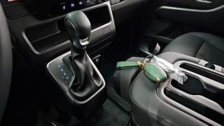 HYUNDAI STARIA 2025