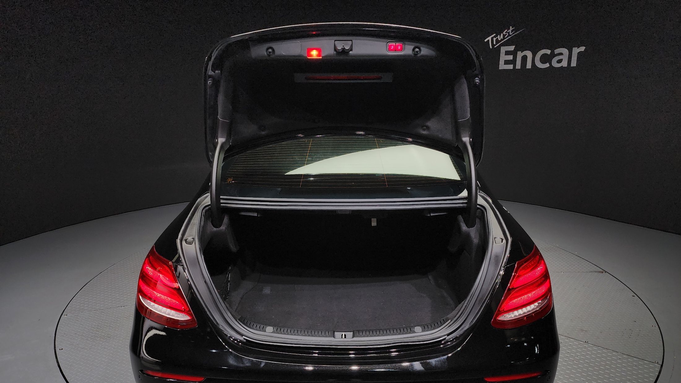 MERCEDES BENZ E-CLASS W213 2017