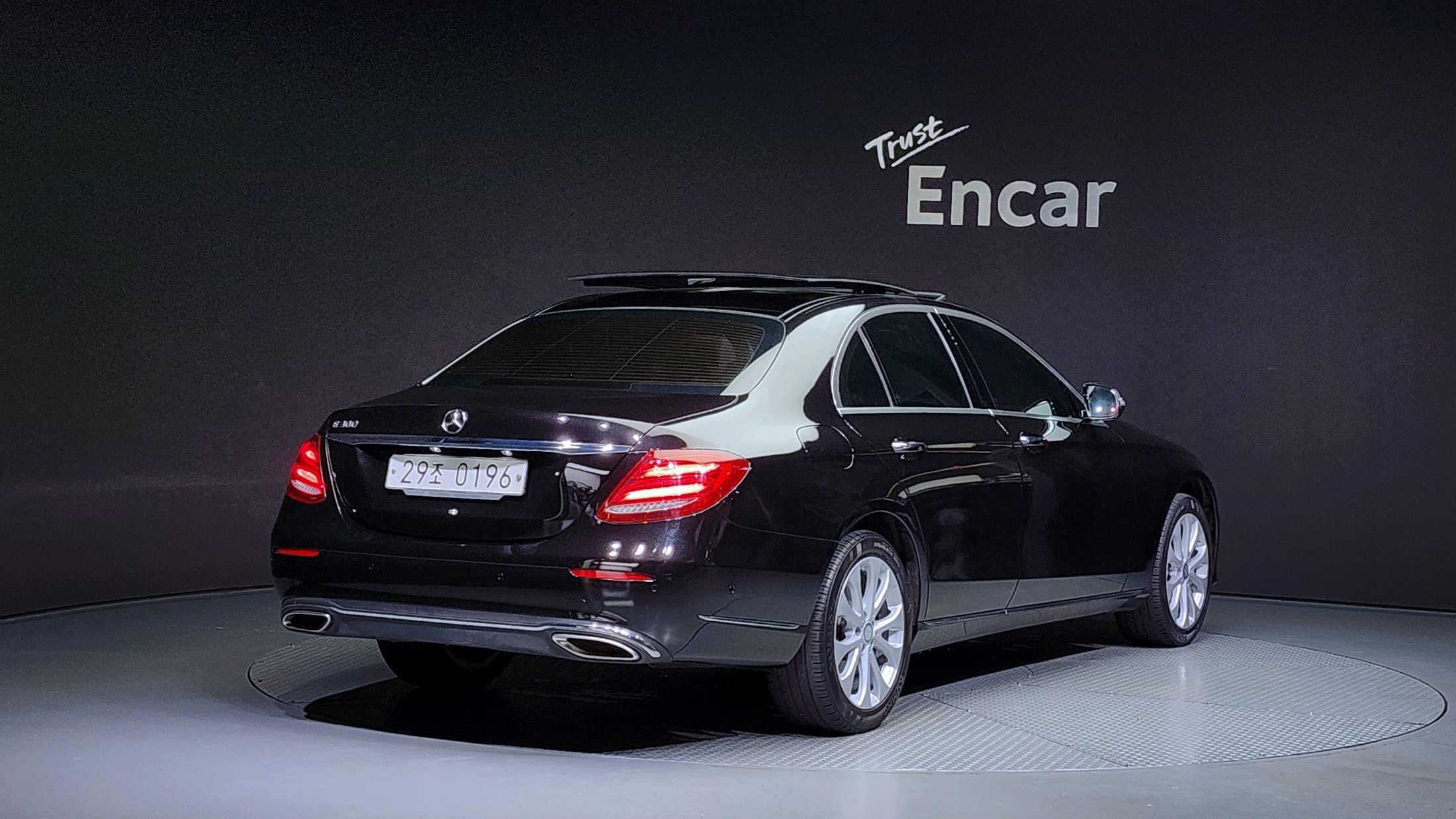 MERCEDES BENZ E-CLASS W213 2017
