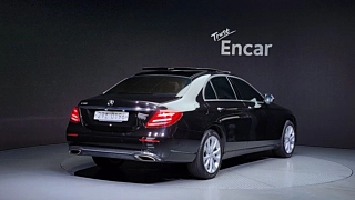 MERCEDES BENZ E-CLASS W213 2017