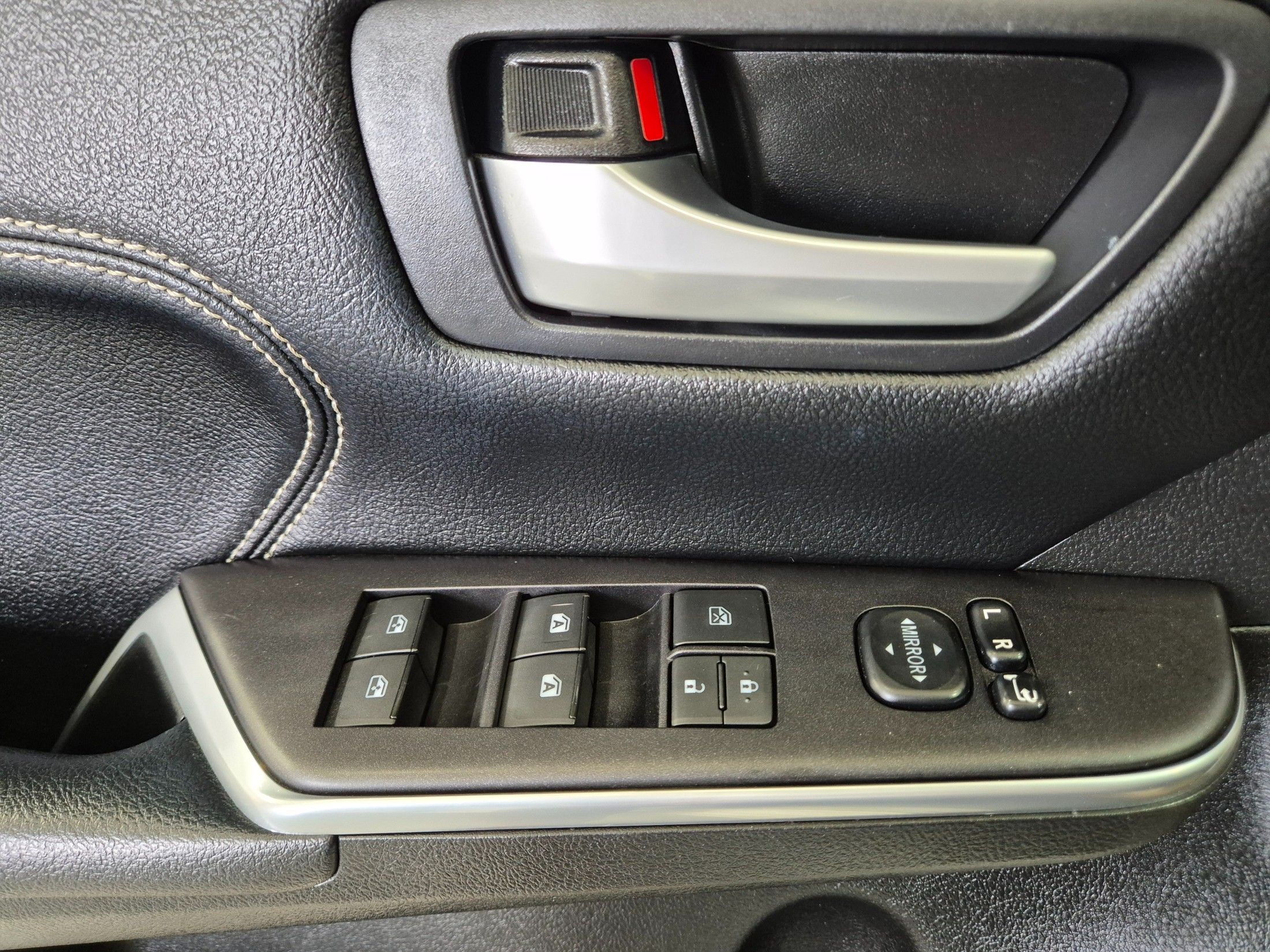 TOYOTA CAMRY 2016