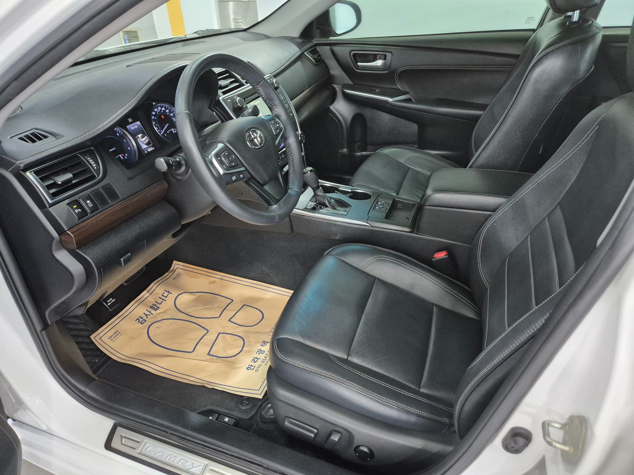 TOYOTA CAMRY 2016