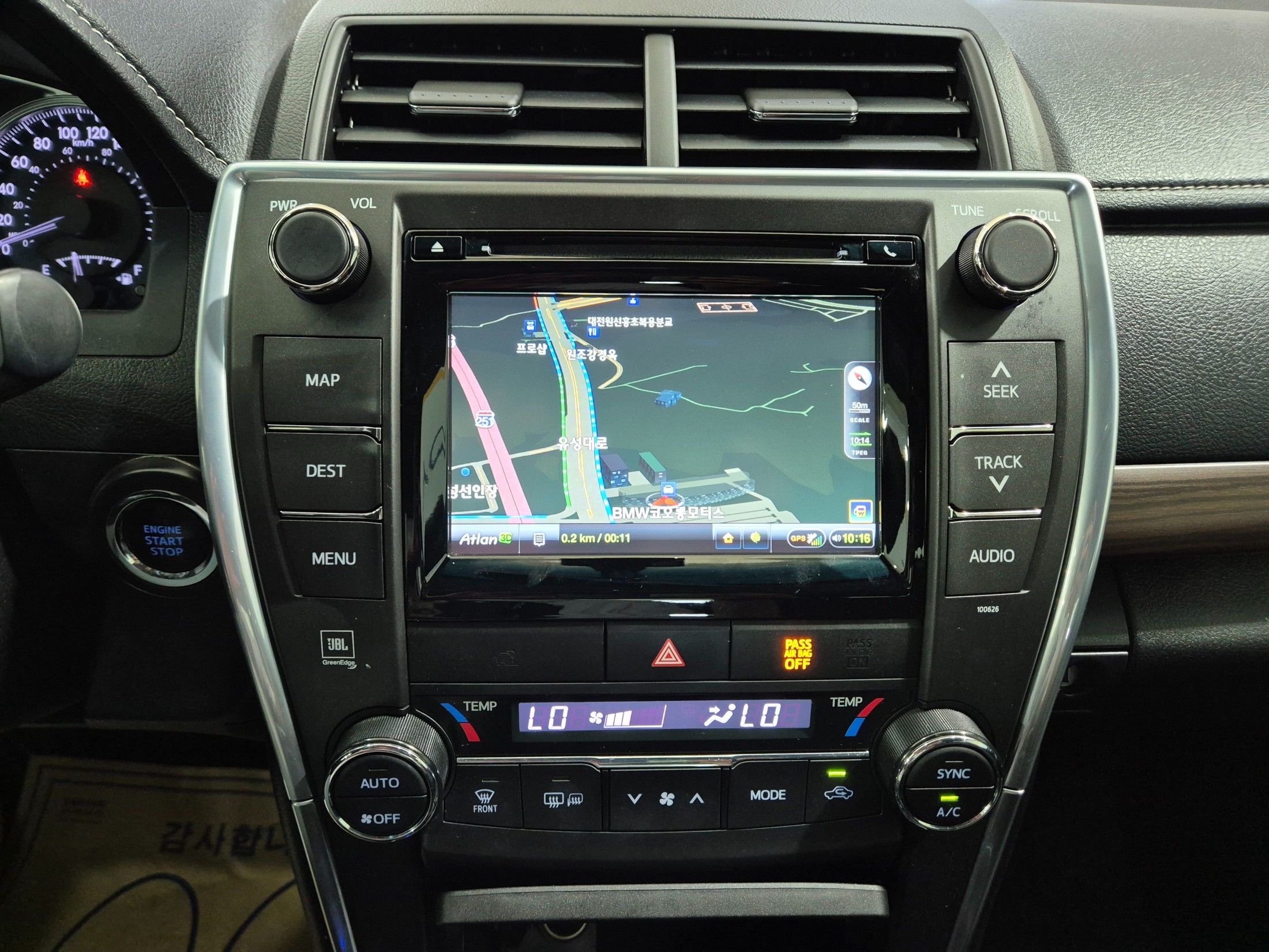TOYOTA CAMRY 2016