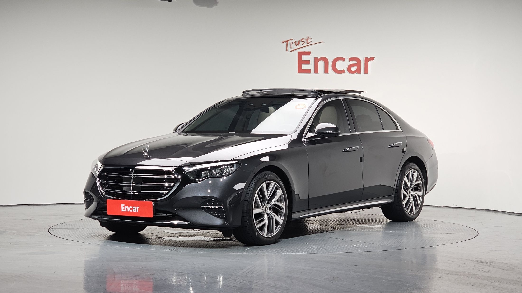 MERCEDES BENZ E-CLASS W214 2024