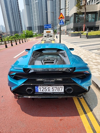 Заказать LAMBORGHINI HURACAN