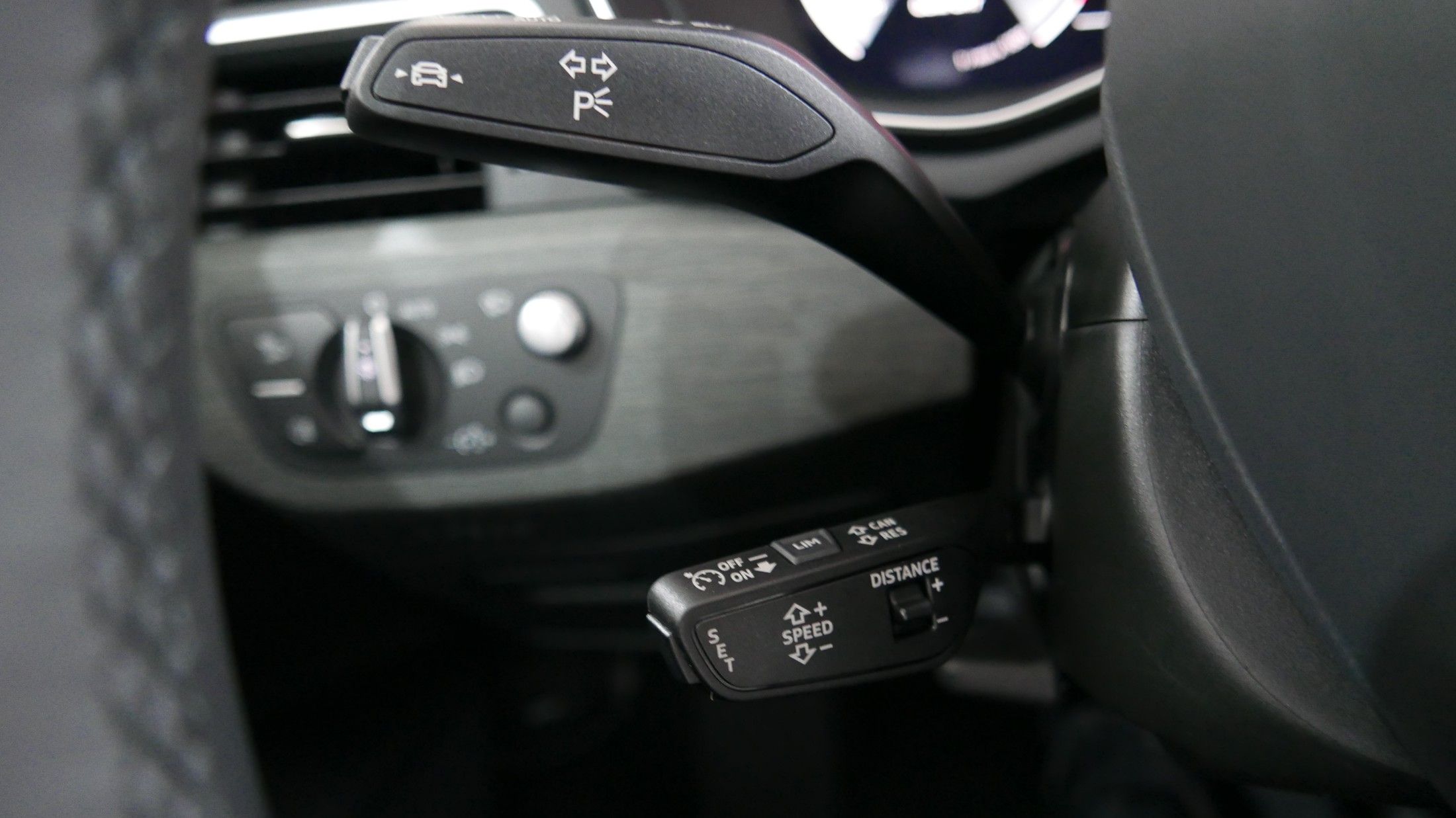 AUDI A4 B9 2023