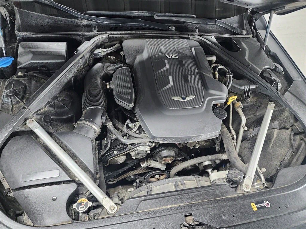 GENESIS EQ900 2017