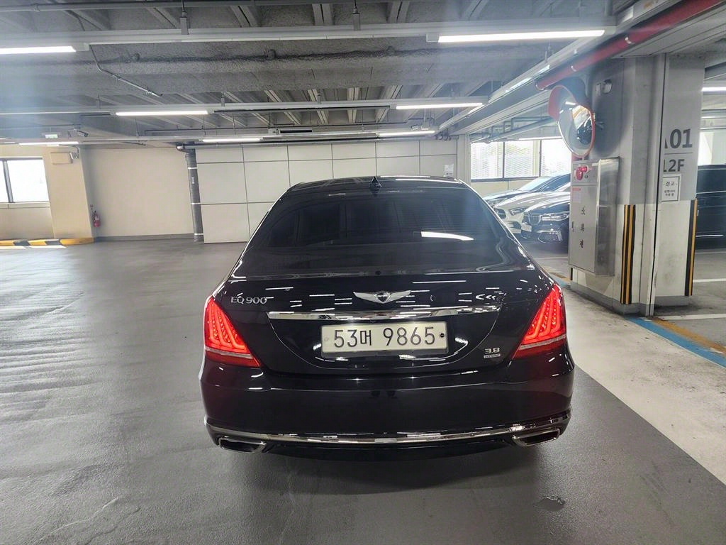 GENESIS EQ900 2017