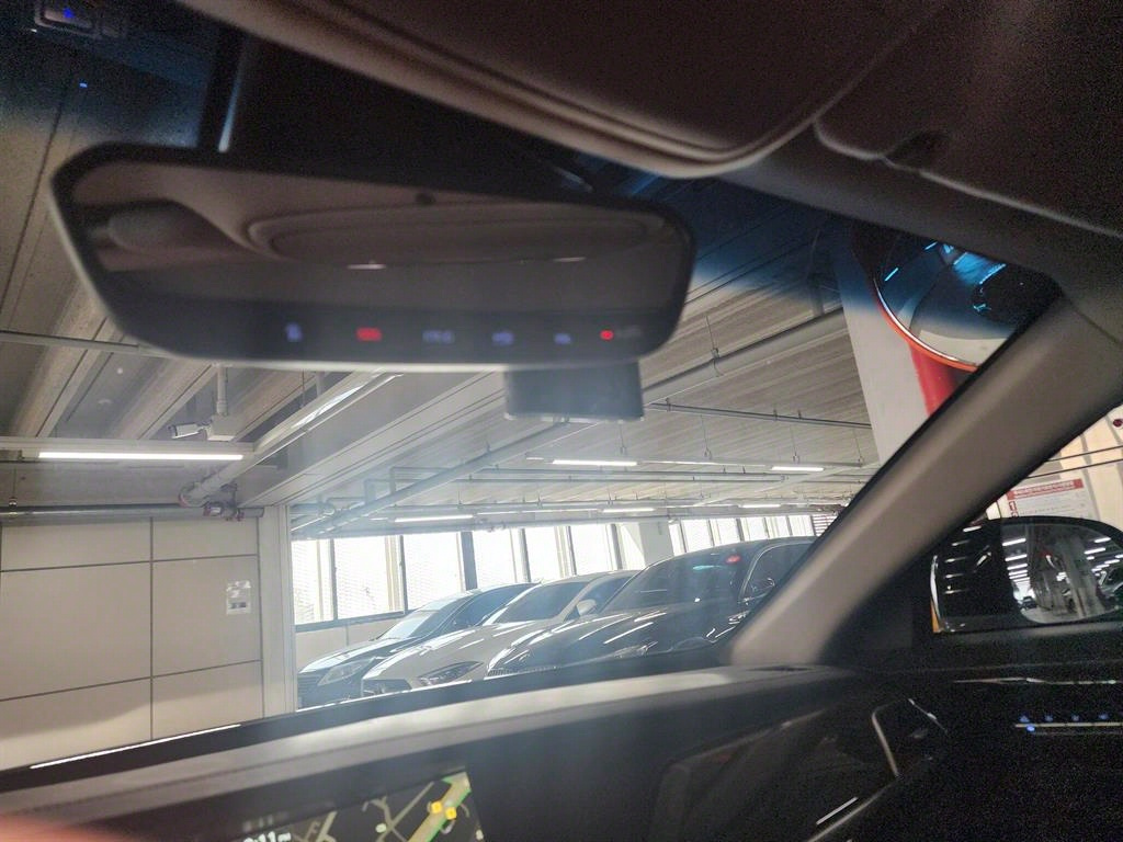 GENESIS EQ900 2017