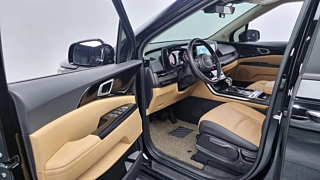 KIA CARNIVAL  4 GENERATION 9 Seater Prestige 2023