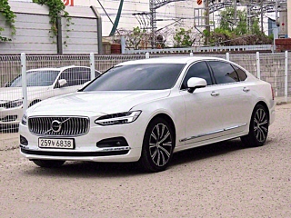 VOLVO S90 2022