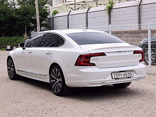 VOLVO S90 2022