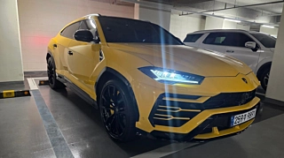 LAMBORGHINI URUS 2019