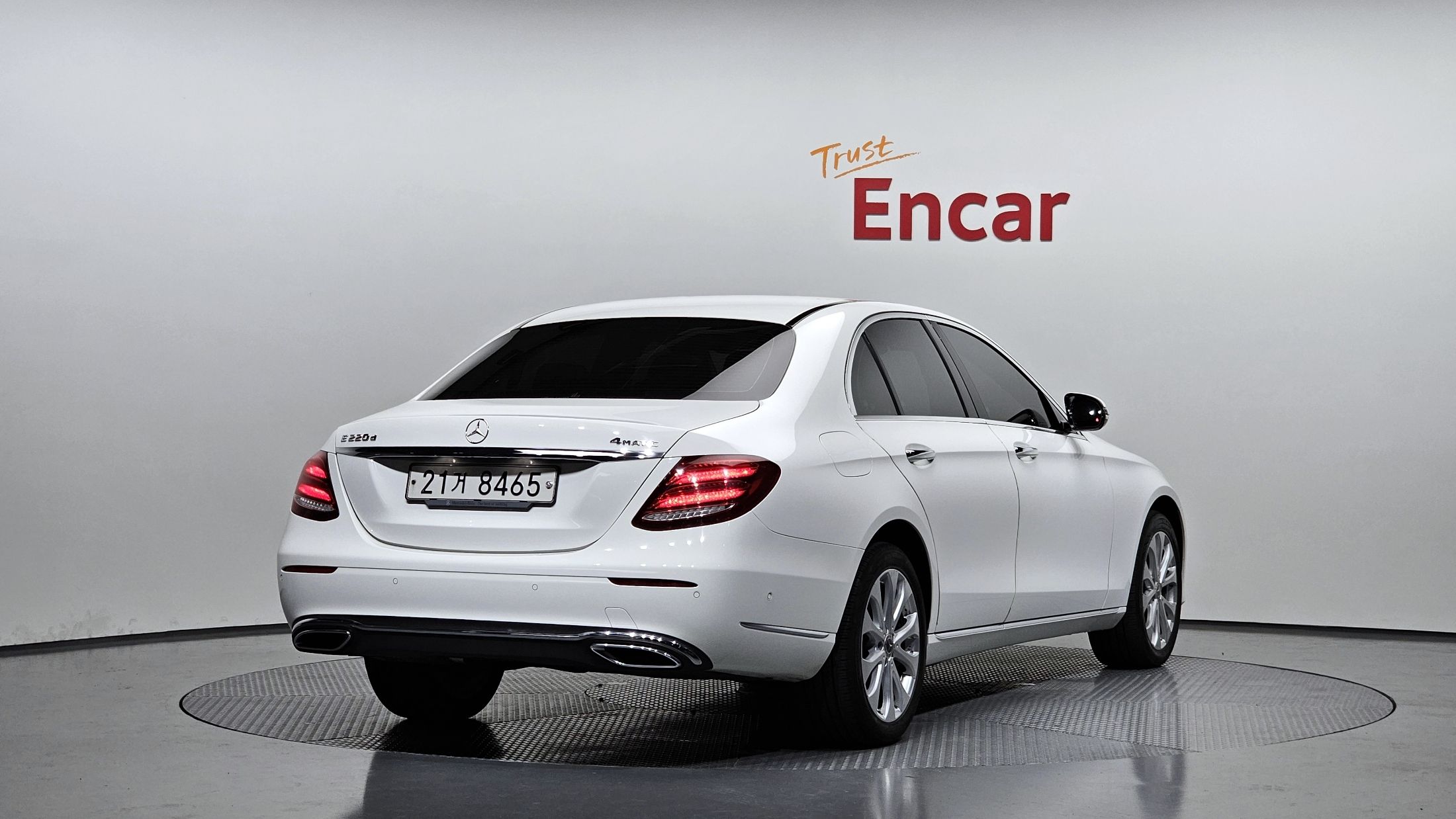 MERCEDES BENZ E-CLASS W213 2017