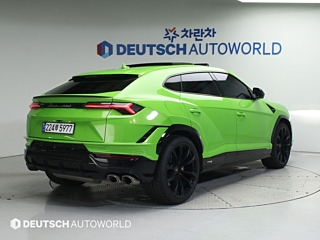 Заказать LAMBORGHINI URUS