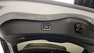SAMSUNG QM6 2020