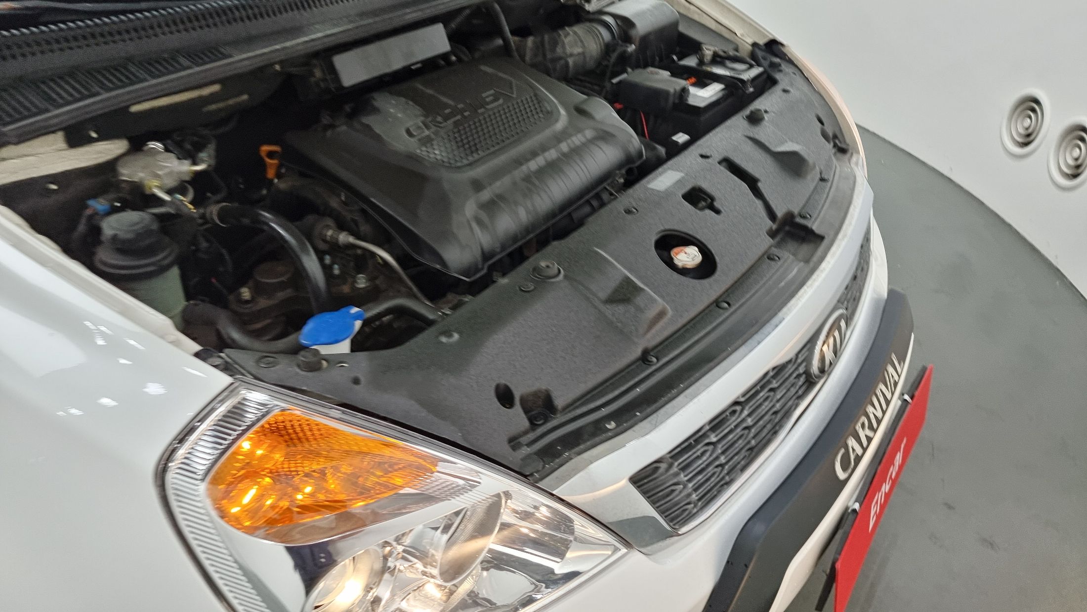 KIA CARNIVAL GRAND 2014