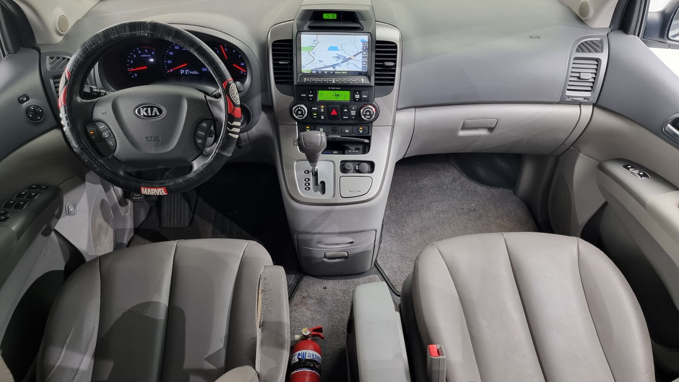 KIA CARNIVAL GRAND 2014