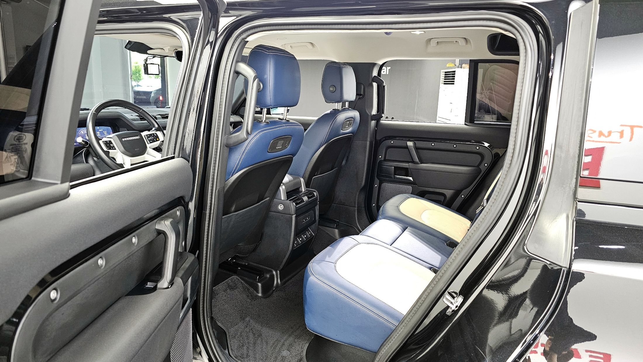 LAND ROVER DEFENDER L663